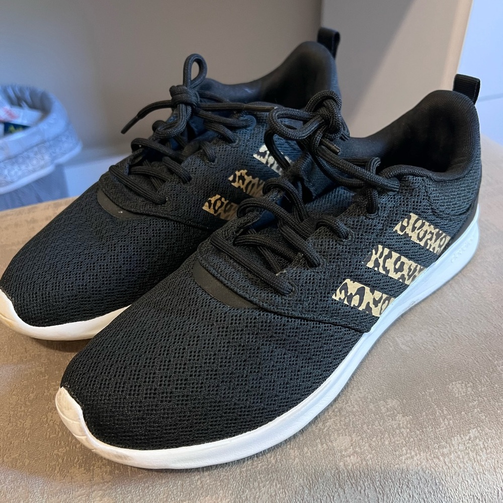 Adidas Leopard sneakers size 9, like new